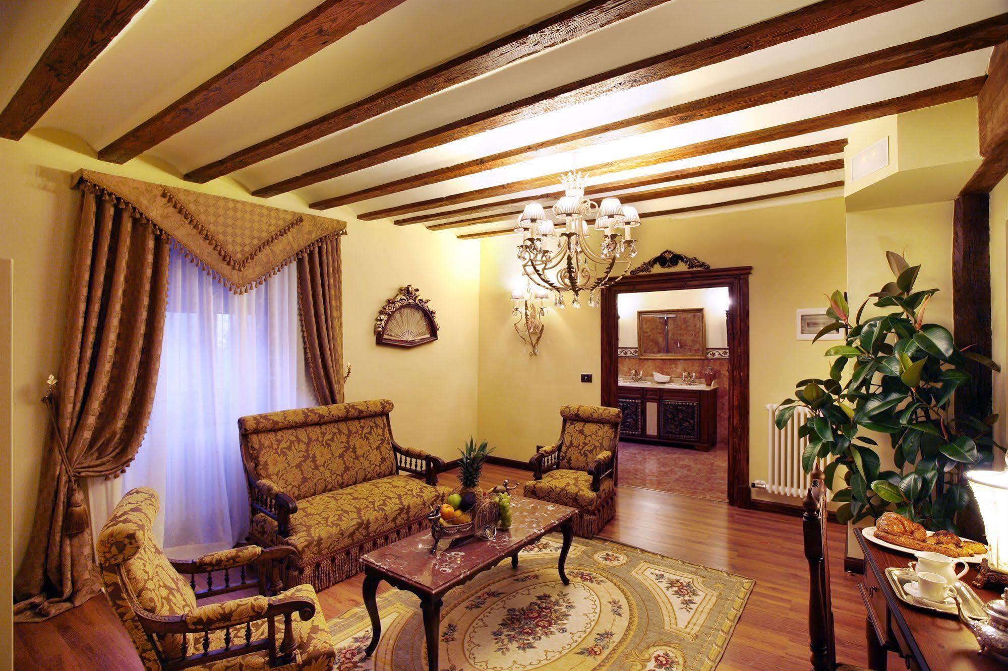 Hotel Boutique Real Casona De Las Amas Azofra Exterior photo