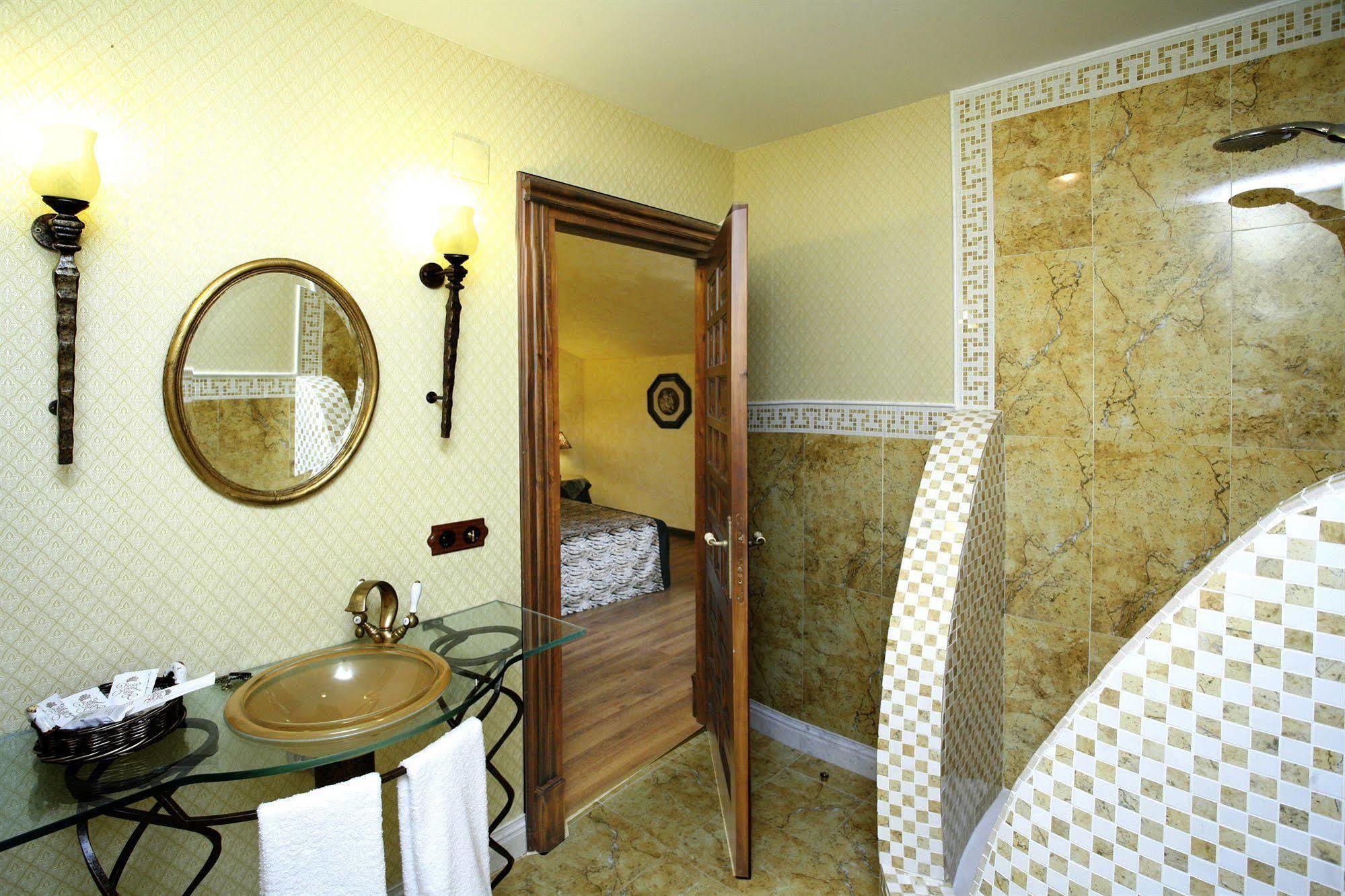Hotel Boutique Real Casona De Las Amas Azofra Exterior photo
