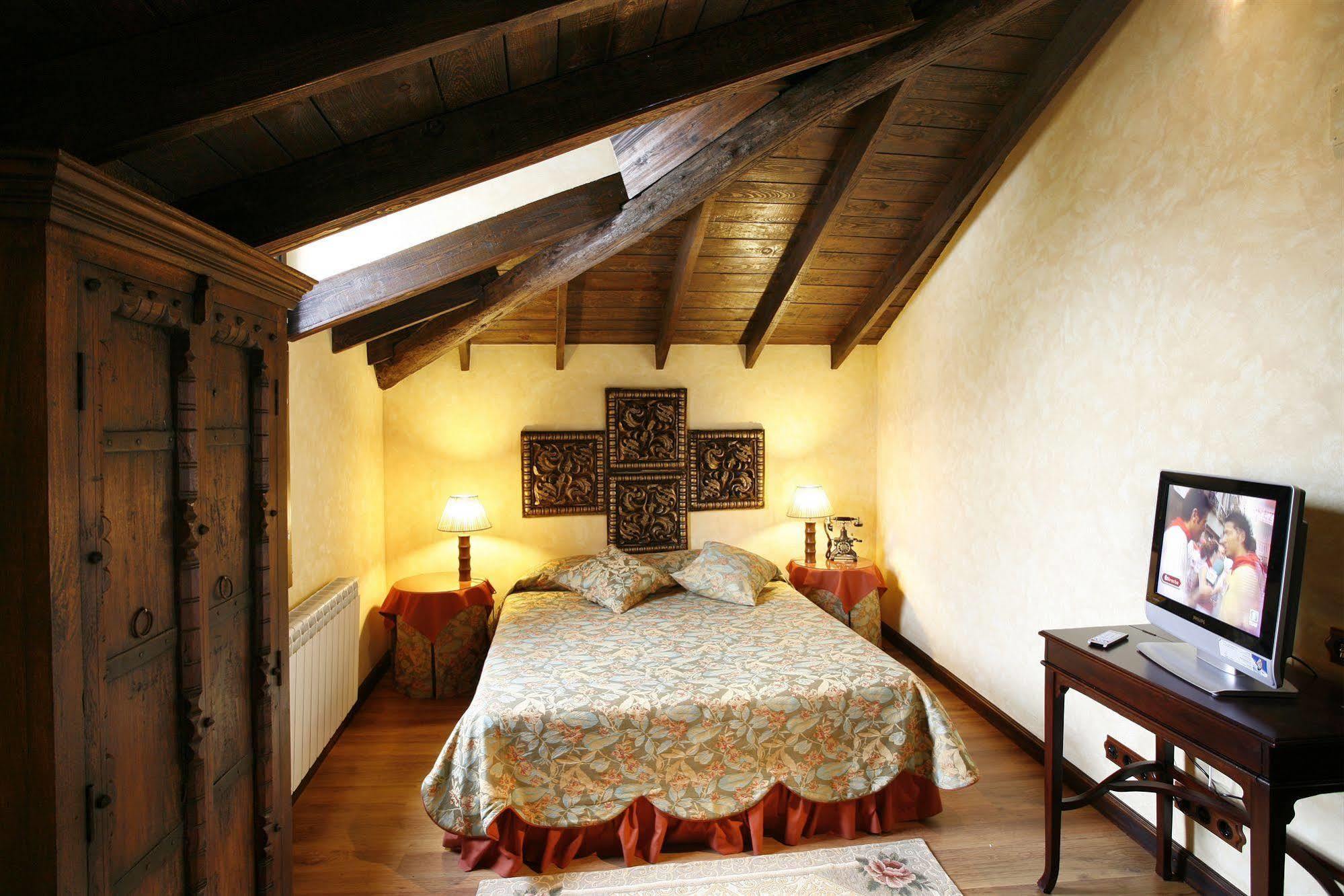 Hotel Boutique Real Casona De Las Amas Azofra Exterior photo