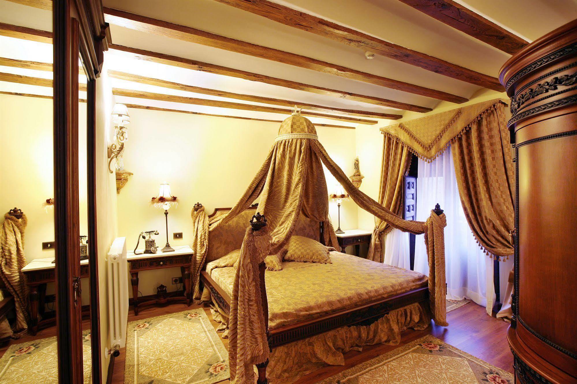 Hotel Boutique Real Casona De Las Amas Azofra Exterior photo