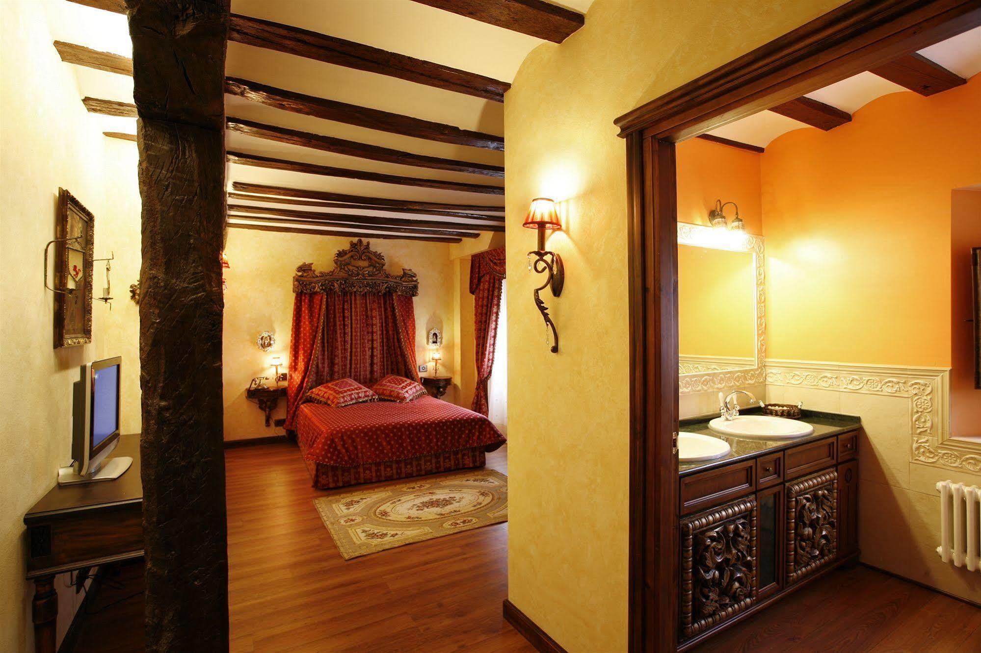 Hotel Boutique Real Casona De Las Amas Azofra Room photo